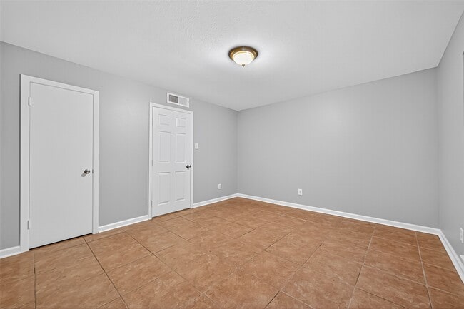 Building Photo - 7703 Moonmist Dr