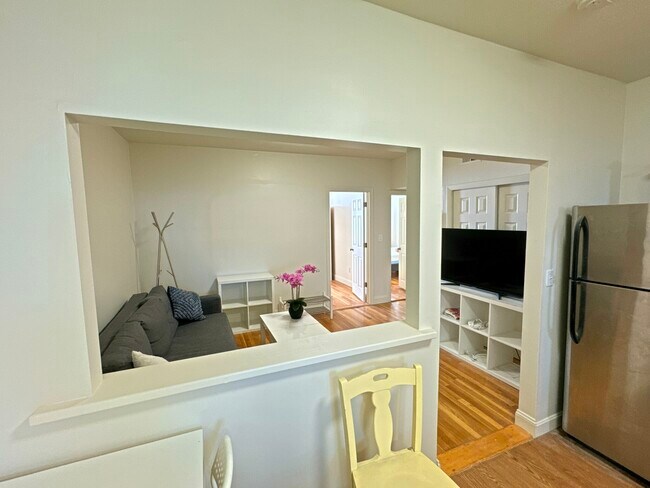 Building Photo - 286 Dorchester St