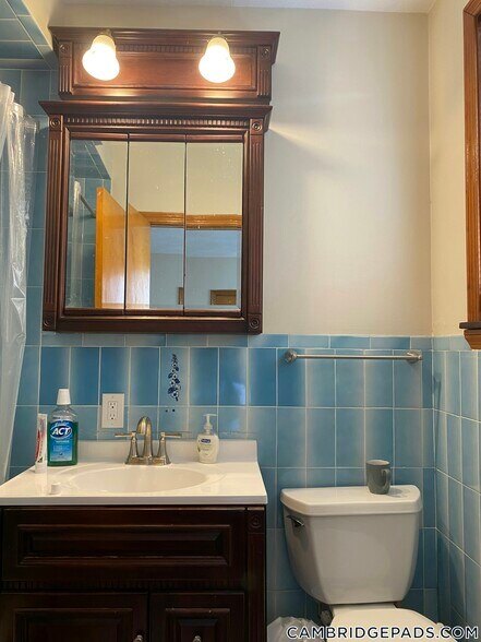 Building Photo - 1124 Cambridge St