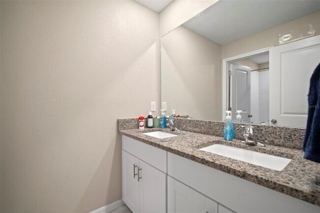 Building Photo - 5430 Blue Azure Dr