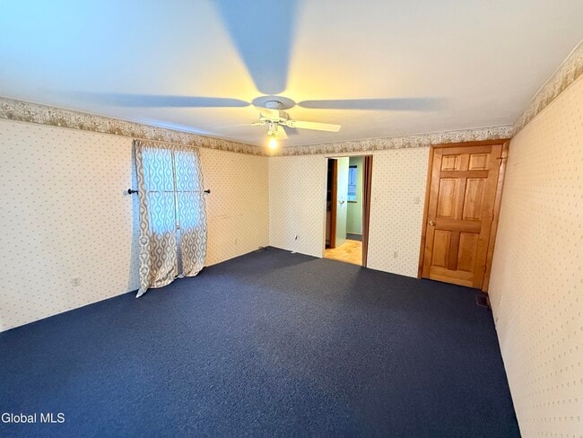 Building Photo - 304 S Main St