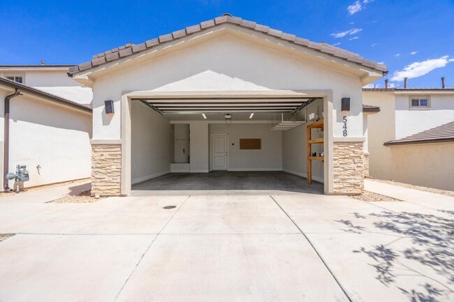 Building Photo - 548 N 550 W