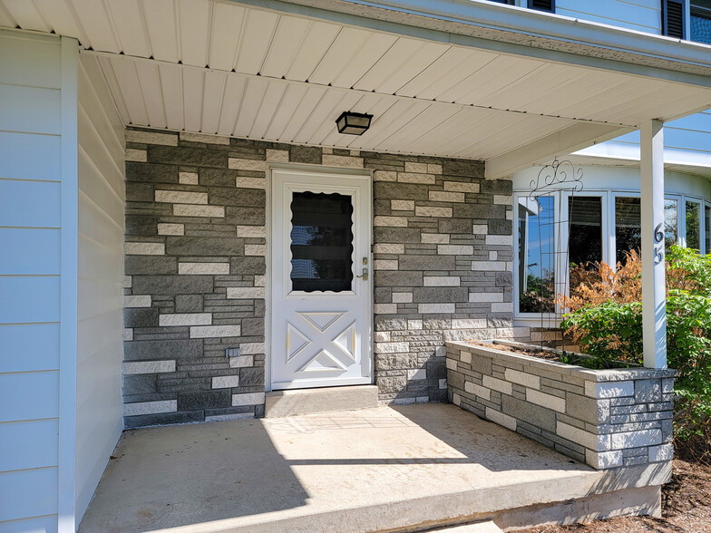Building Photo - 65 Horseshoe Blvd