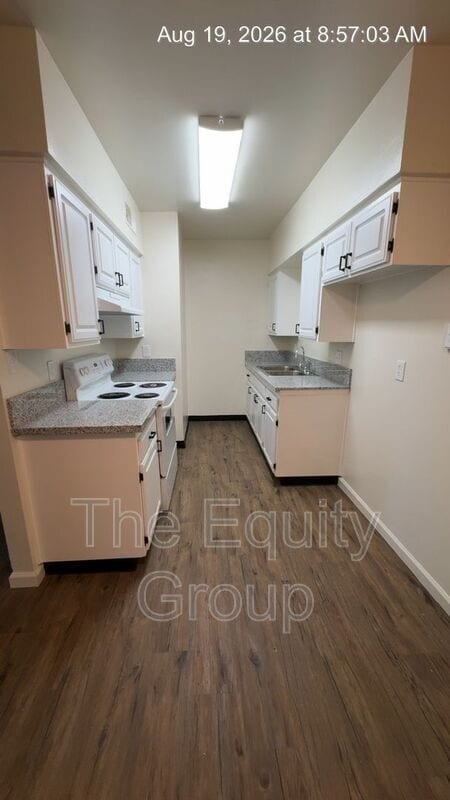Building Photo - 1322 W Elowin Ave