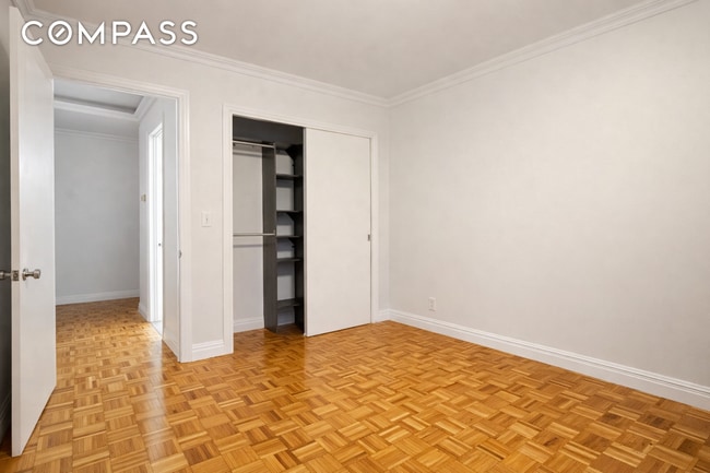 Building Photo - 99 Kingsland Ave