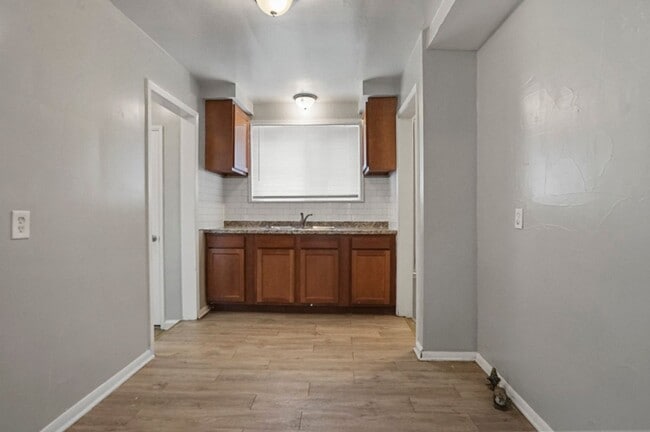 Building Photo - 19356 Westmoreland- 3 BED & 1.5 BATH FOR RENT