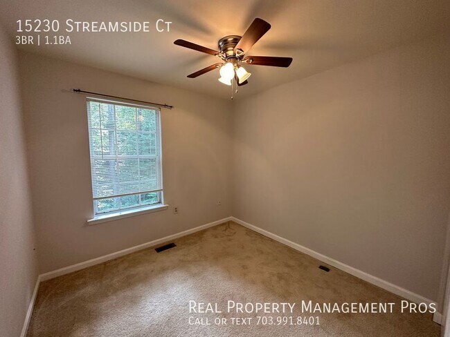 Building Photo - 15230 Streamside Ct