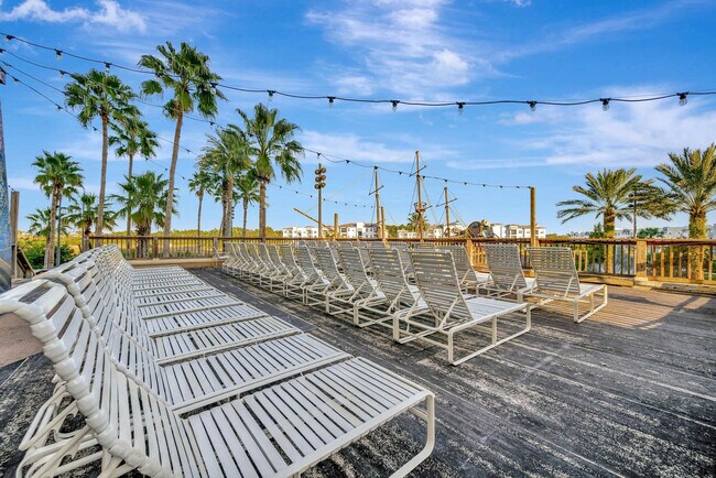 Building Photo - 8101 Resort Village Dr