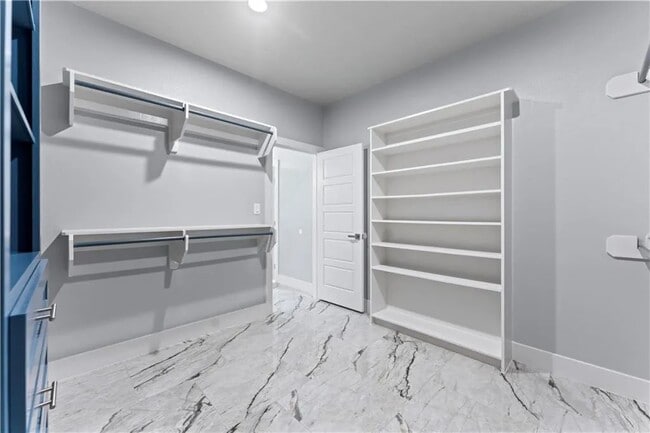 Building Photo - 2610 Lady Andrea Dr