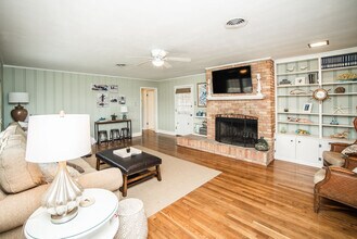 Building Photo - 343 Oleander St