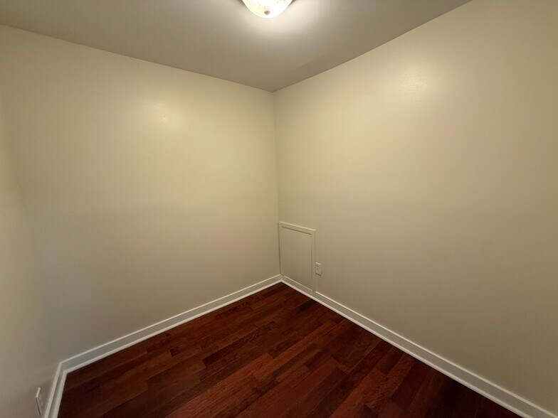 Building Photo - 1304 N 25th St