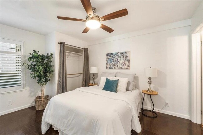 Building Photo - 820 Casanova Ave