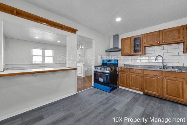 Building Photo - 907 Higbee Dr N