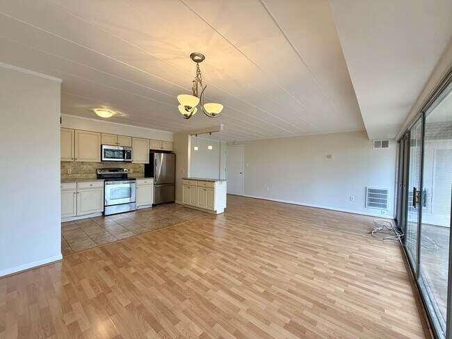 Building Photo - 2300 Riddle Ave