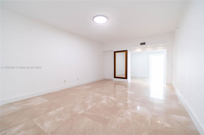 Building Photo - 3330 NE 190th St