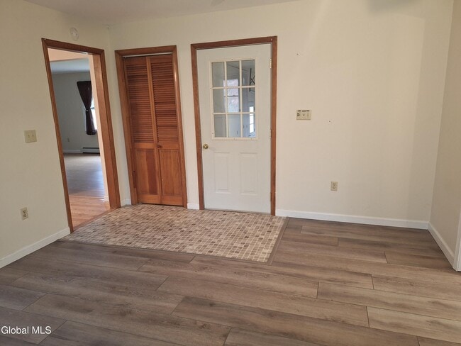 Building Photo - 1031 Saratoga Rd