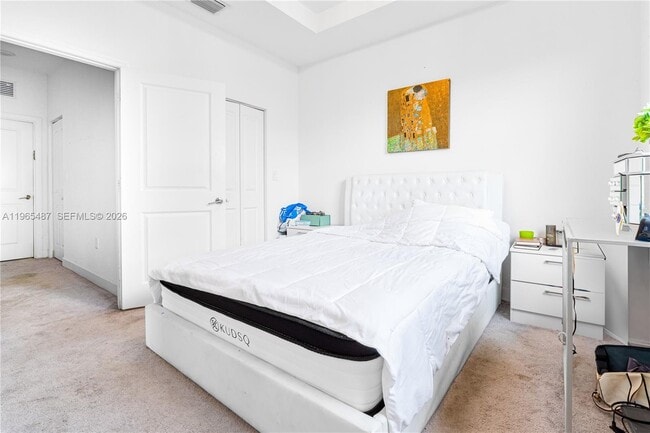 Building Photo - 817 NE 211th St