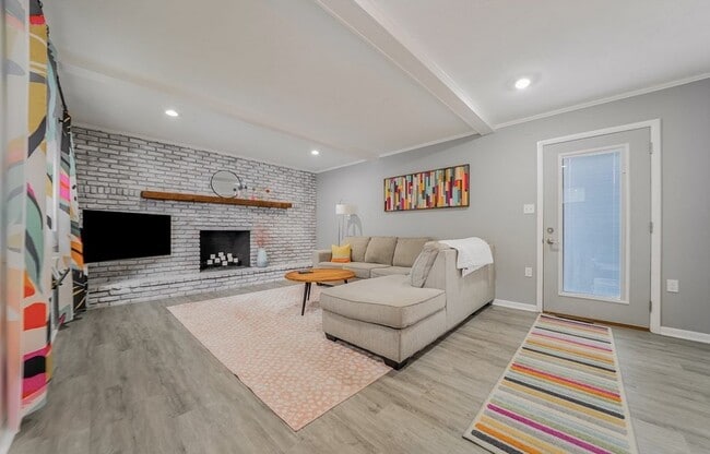 Building Photo - 5934 Deering Ave