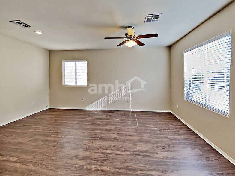 Building Photo - 212 Purple Passion Ave