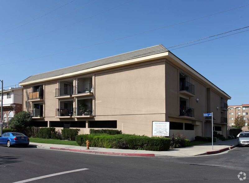 Primary Photo - Gresham Apartments