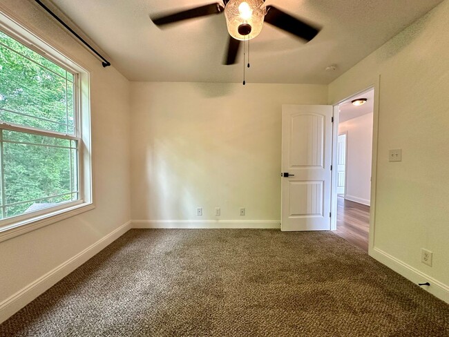 Building Photo - 1040 Harrison Way