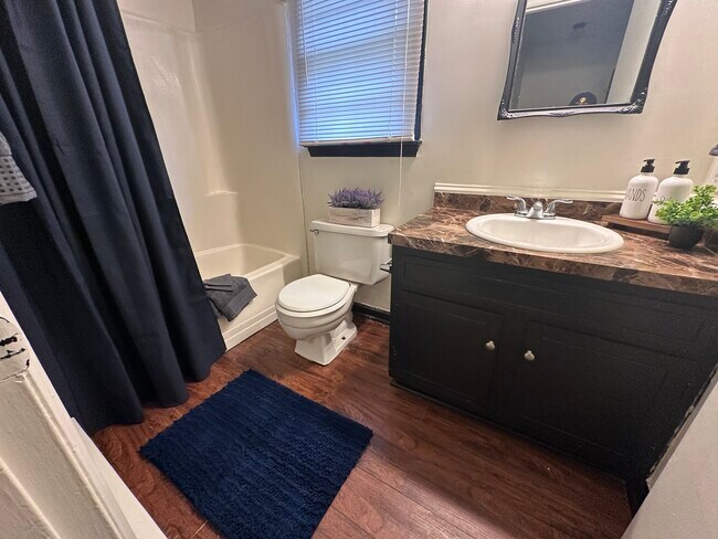 Building Photo - 100 Robbins Ave