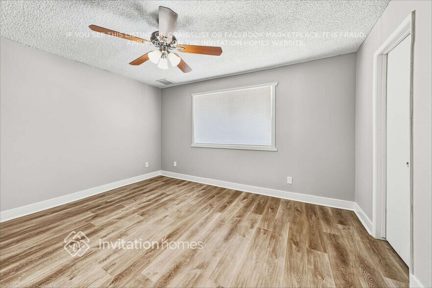 Building Photo - 11219 N 41st Ave