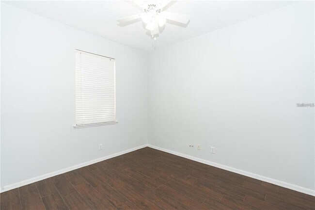 Building Photo - 9763 Moss Rose Way