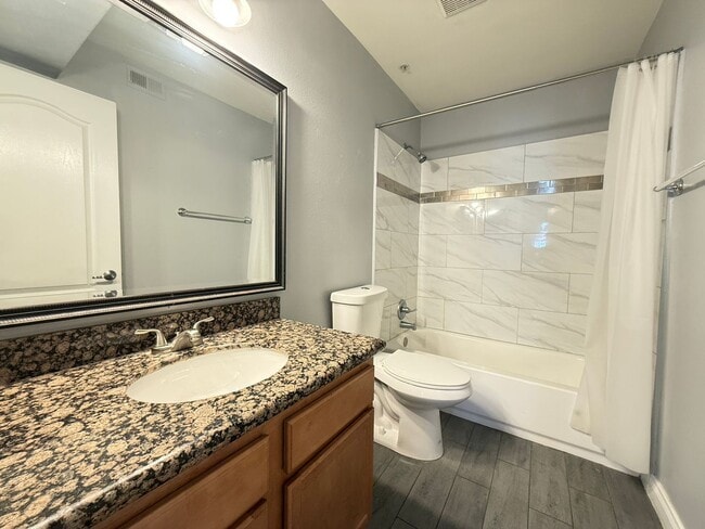 Building Photo - 2121 Sealion Dr