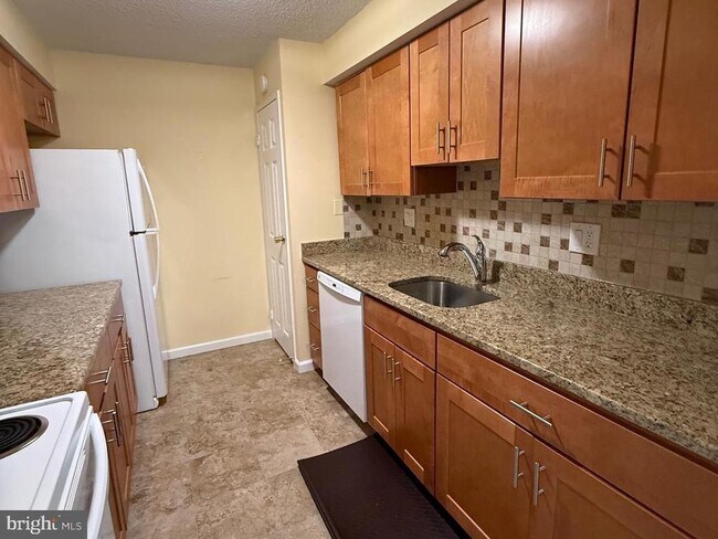 Building Photo - 5300 Holmes Run Pkwy