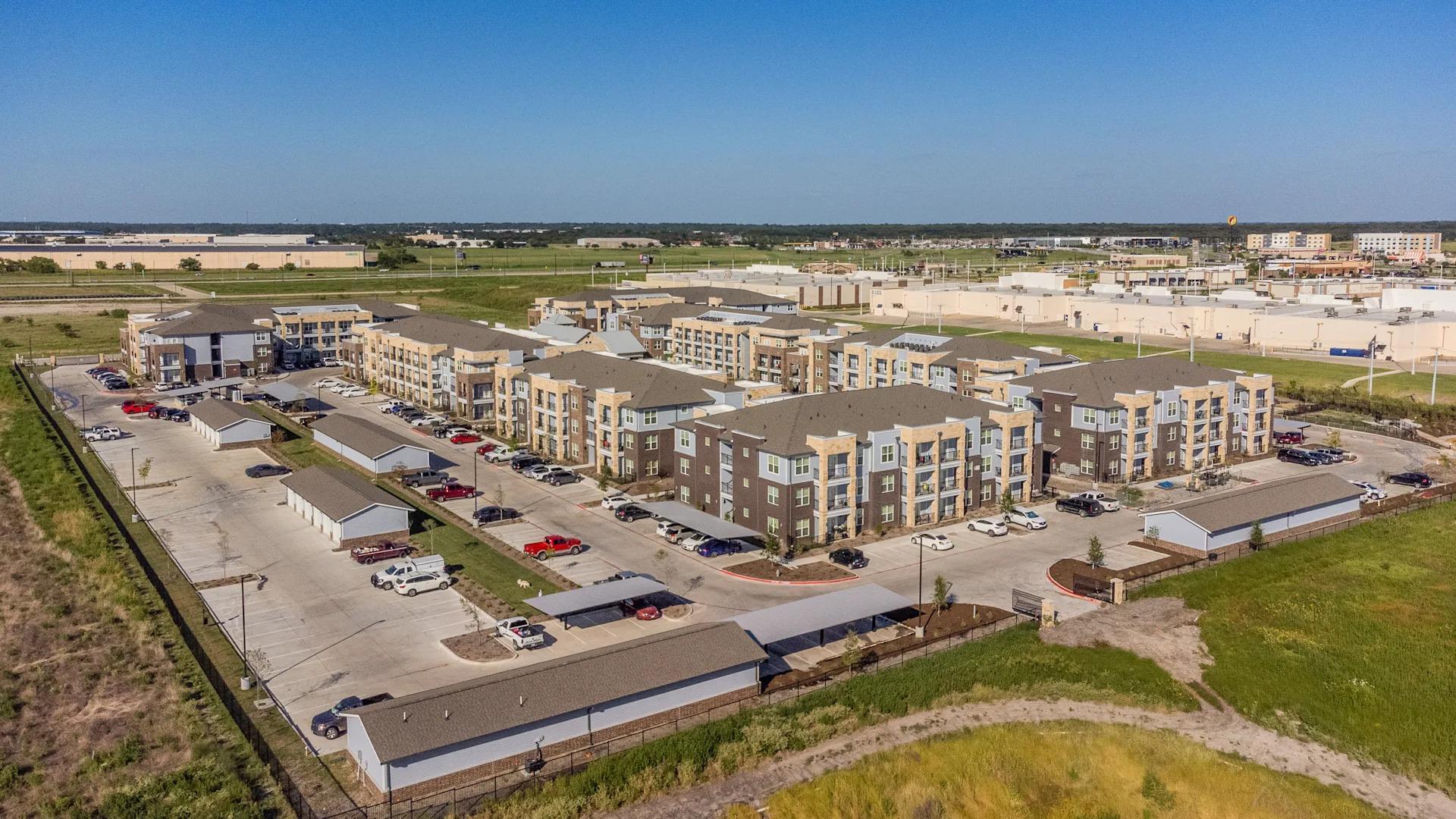 Building Photo - 551 Crossroads Pkwy