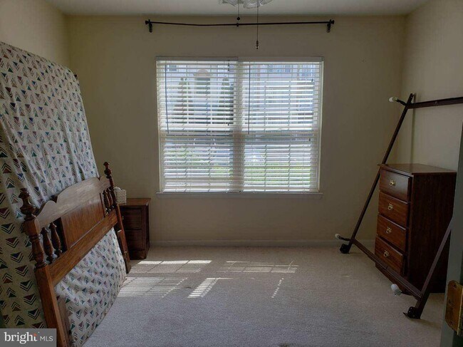 Building Photo - 21855 Locomotive Terrace