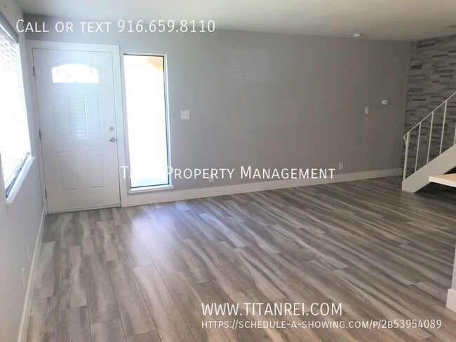 Building Photo - 2013 Benita Dr