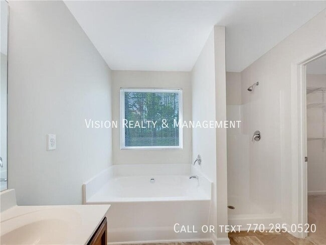 Building Photo - 745 Dot Dr