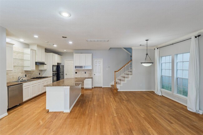 Building Photo - 7135 Harmony Cove