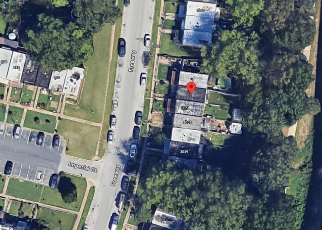 Building Photo - 3049 Freeway