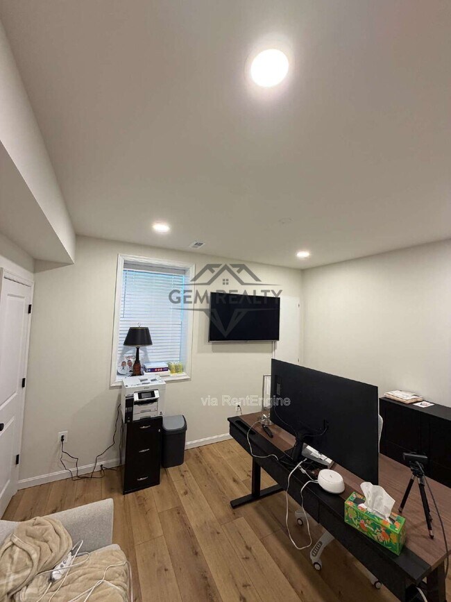 Building Photo - 7812 Bexley Ln