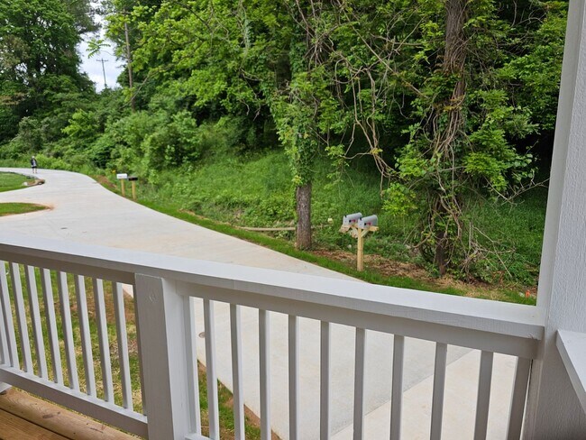 Building Photo - 1/2 Off FIRST MONTH'S RENT! MAY SPECIAL ON...