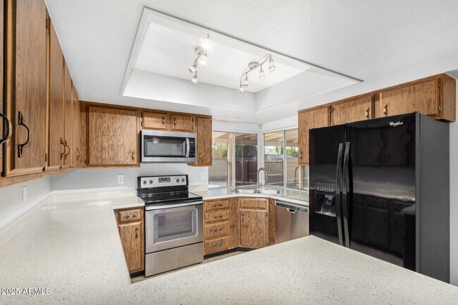 Building Photo - 1845 S Beverly