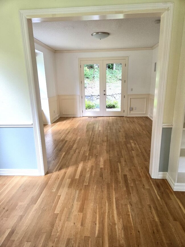 Building Photo - Exceptional Property!  Large home on 20 ac...
