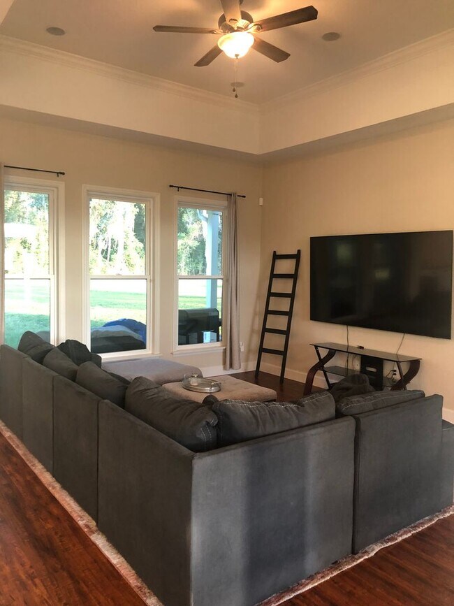 Building Photo - Beautiful Home In Cinnamon Hills