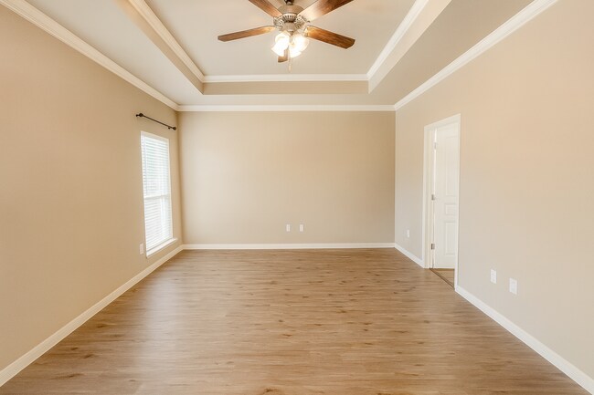 Building Photo - 219 Chering Dr