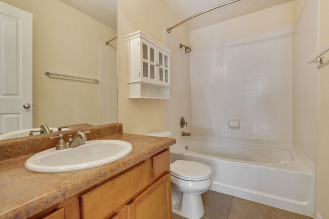 Building Photo - Beautiful 3-Bedroom, 2½-Bath Home with Open Floor Plan in East Fort Collins