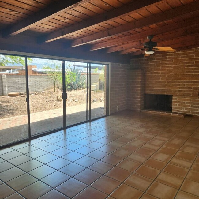 Building Photo - $1,995.00 Love this Midtown Midcentury 3 b...