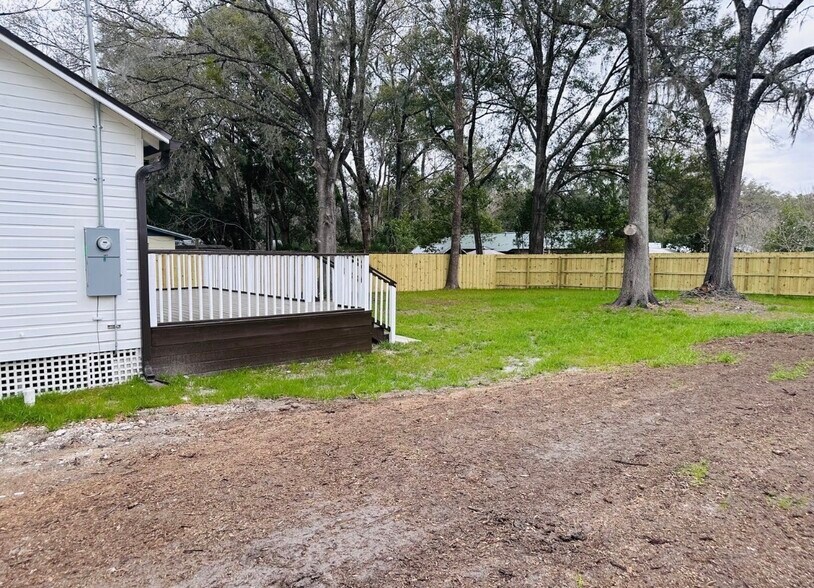 Building Photo - 329 NE 2nd St