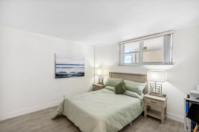 Building Photo - 750 N Ocean Blvd