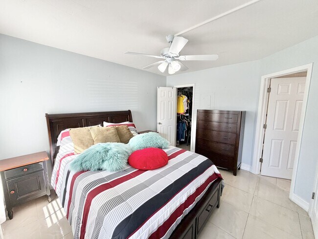 Building Photo - ** GRANADA LAKES ** 1 BED / 1 BATH CONDO - GREAT LOCATION - SMALL PET OK! - ANNUAL RENTAL