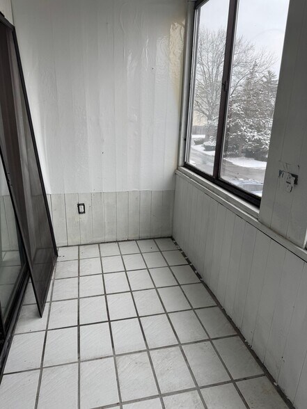 Building Photo - 16 Shrewsbury Green Dr