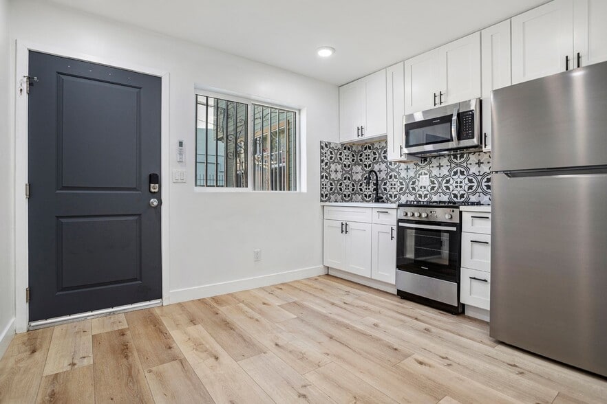 Building Photo - 1173 W 29th St