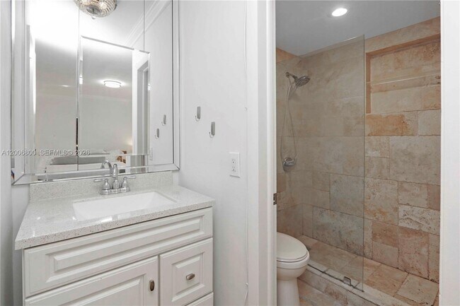 Building Photo - 9394 SW 77th Ave